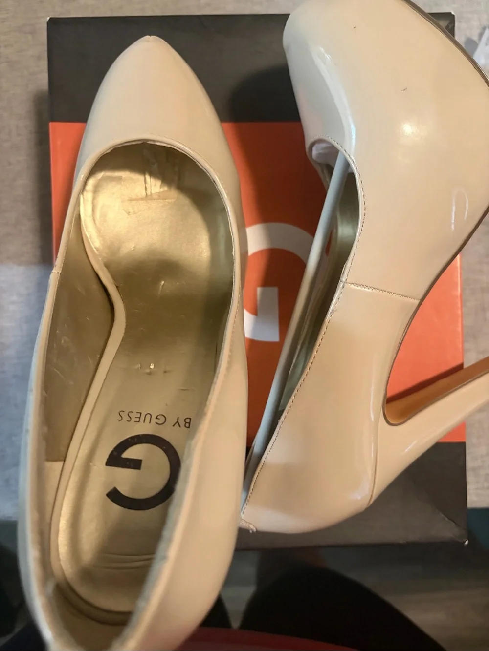 G by Guess Cream Patent Round-Toe Pumps